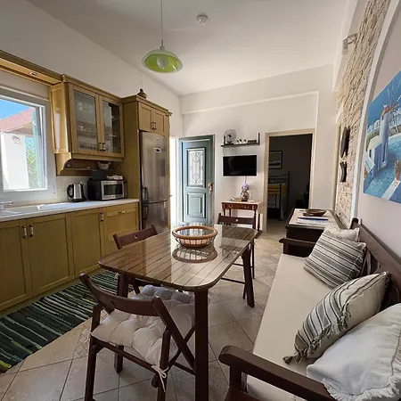 Semesterbostad Beachfront Family Home, Filitsa House *