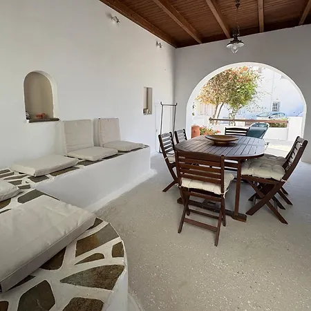 Beachfront Family Home, Filitsa House Dom wakacyjny